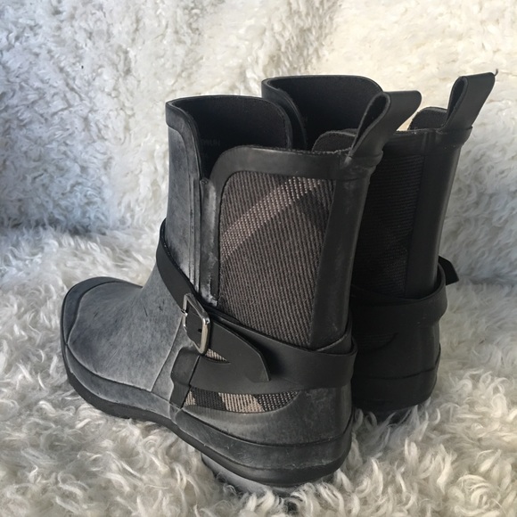 Burberry Riddlestone Rain Booties - Picture 6 of 8